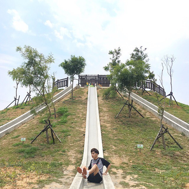 這個溜滑梯（全長22公尺，而且還有3座）！小編真心想玩啦～！！！
--
感謝 @w.72n 分享
-
#Taiwan#Taichu...