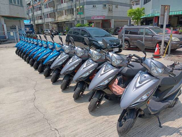 本高美濕地機車租車行，不提供高檔電動機車，及打檔變速機車。