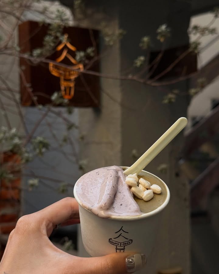 ＼品味台中城市的独特冰凉魅力，一起吃遍台中特色冰淇淋🍨／