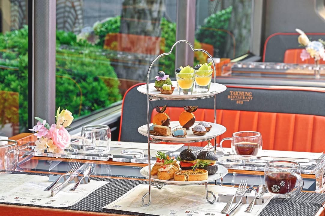 台中市双层观光餐车 今天开动~ 欢迎预约上车~