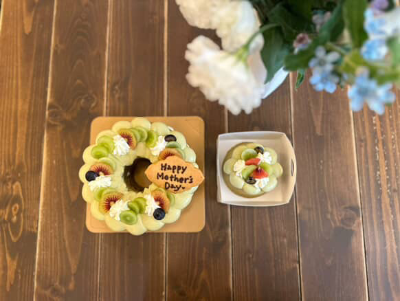 ＼好吃还特别，母亲节蛋糕首选！甜进妈妈心！／
