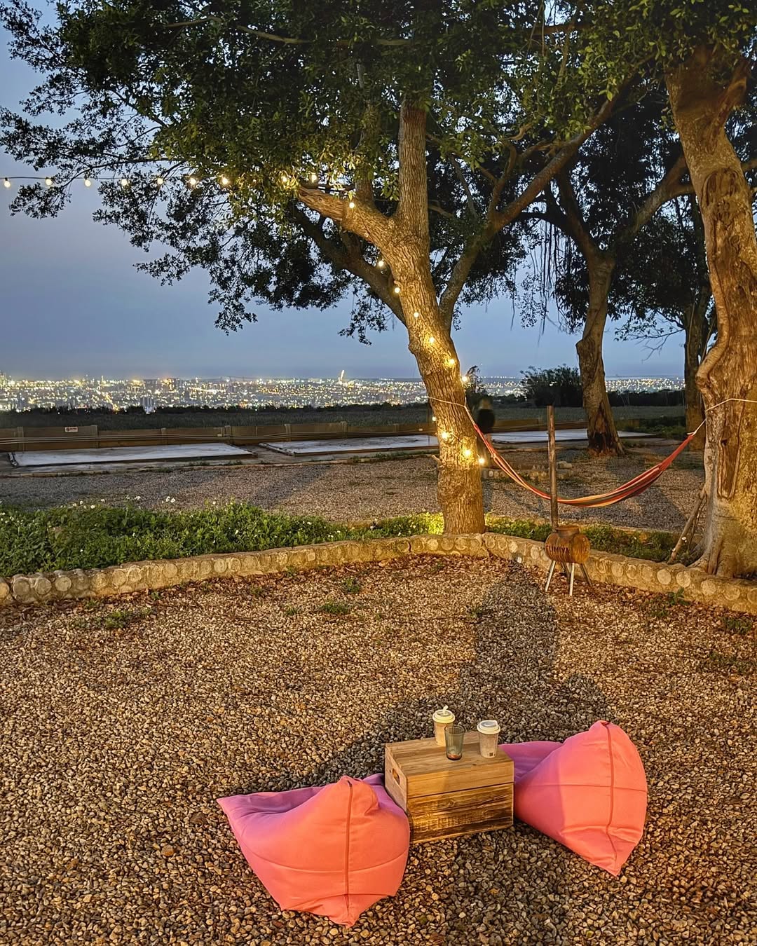 不进市区也不急着走，从 #台中机场 周边的三个疗癒基地开启午後慢旅行🧳