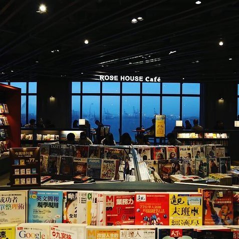 书香里的午後时光，台中三处阅读系角落，陪你过一个安静的Read A Book Day📖