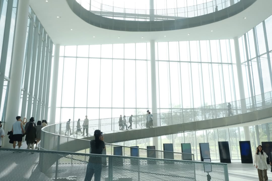 ＼ 绿美图🌿在绿意与书香间的午後时光／