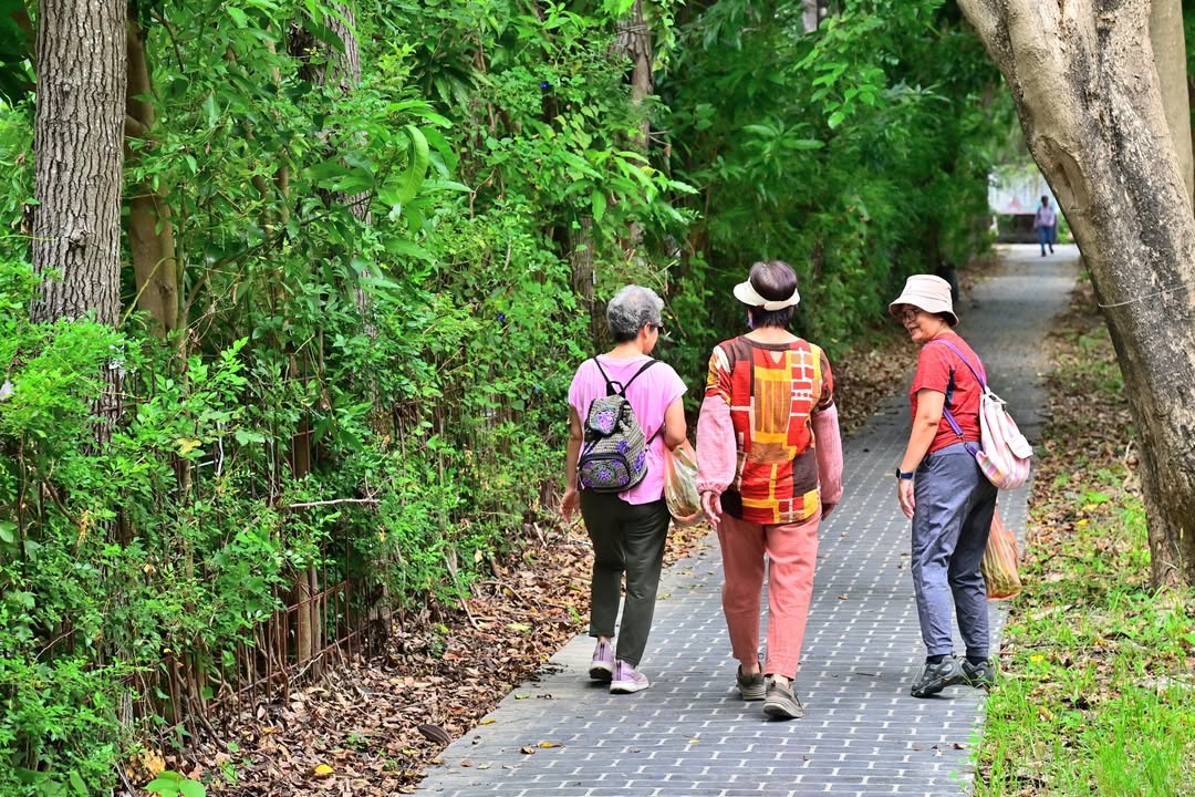 🚶‍♀️🚴‍♂️潭雅神綠園道人行空間再升級！打造安全友善步行環境🎉