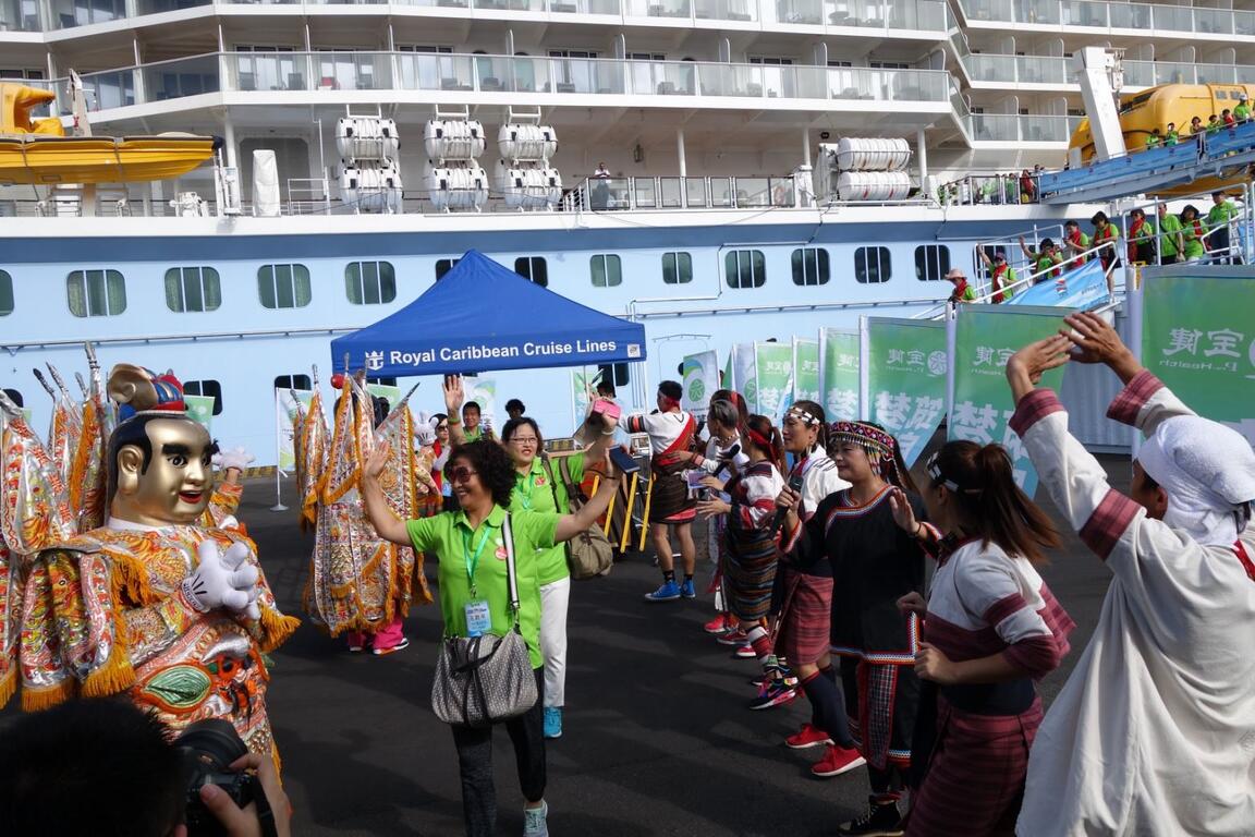 亚洲最大国际邮轮「海洋量子号｣今抵台中港 近5,000名旅客畅游中台湾-旅客