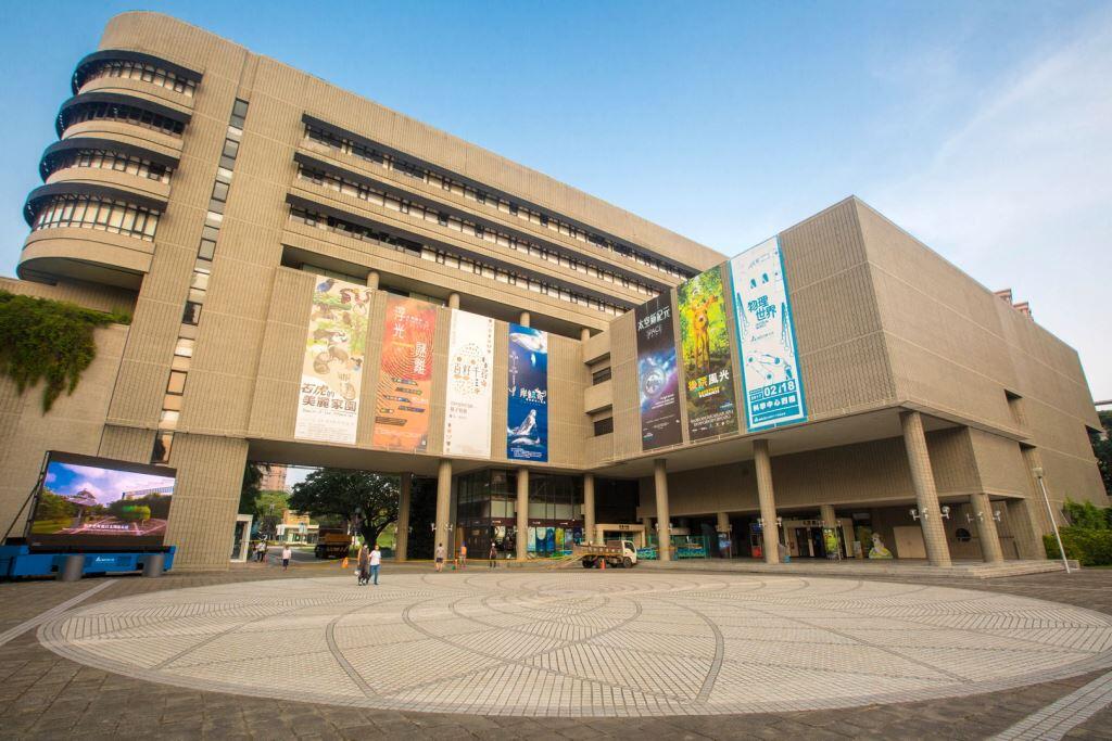 散步在城市的綠園道，享受台中西區的都市慢活