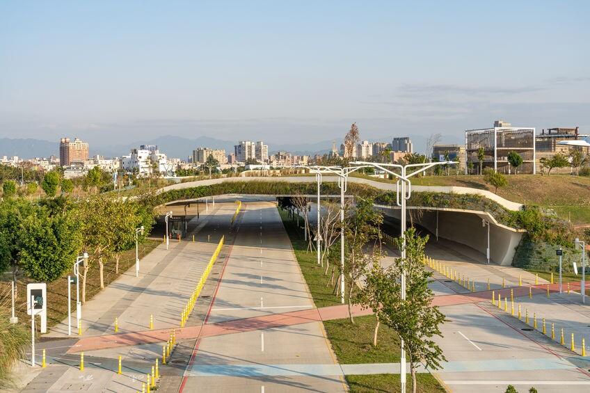 罗布森伴城路跑从敦化路上的「台中之肺」起跑。（图／123RF）