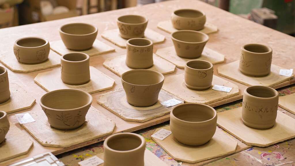 茶道具 韓国寶林陶窯 趙誠主作 肩衝茶入 山椒緞子仕覆付 超美品